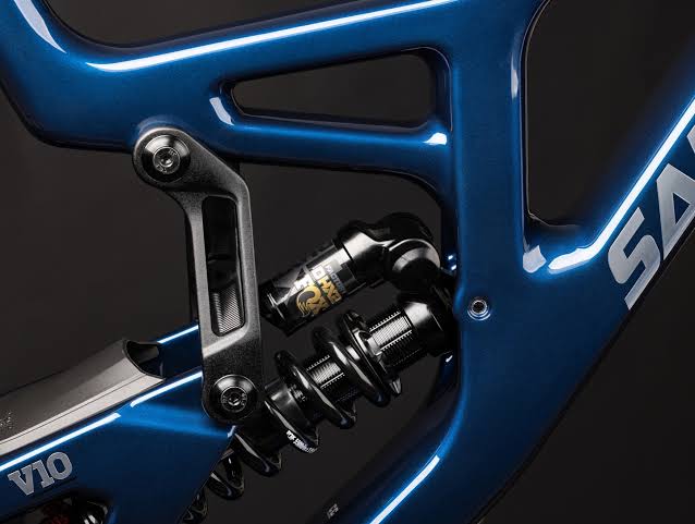 2027 Santa Cruz V10